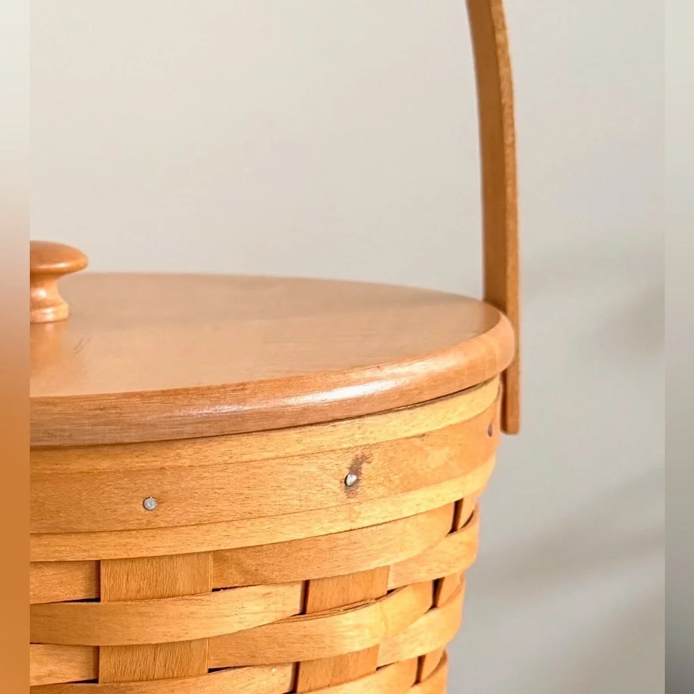 Longaberger 2002 Brown Woven Basket with Handle Protector and Lid